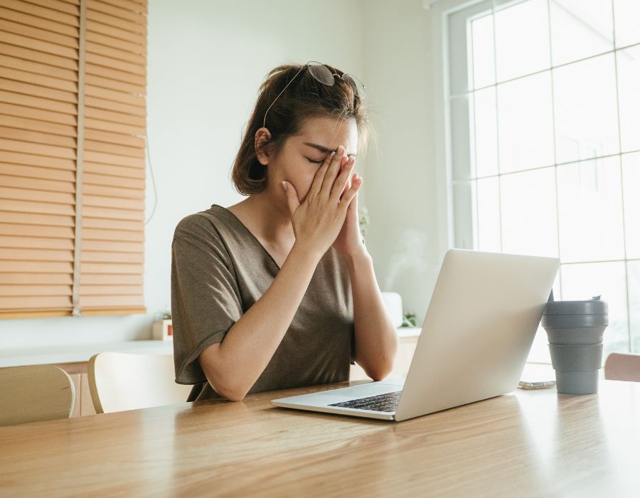 Why am I so tired on my period? Period Fatigue: Causes + Solutions - VOXAPOD®